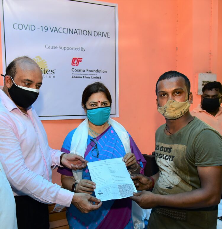  Ms_-Meenakshi-Lekhi-Minister-of-State-in-the-Ministry-of-External-Affairs-and-Ministry-of-Culture-Govt_-of-India_-at-Vaccinatin-drive-organized-by-Cosmo-Foundation-2-750x773.jpg